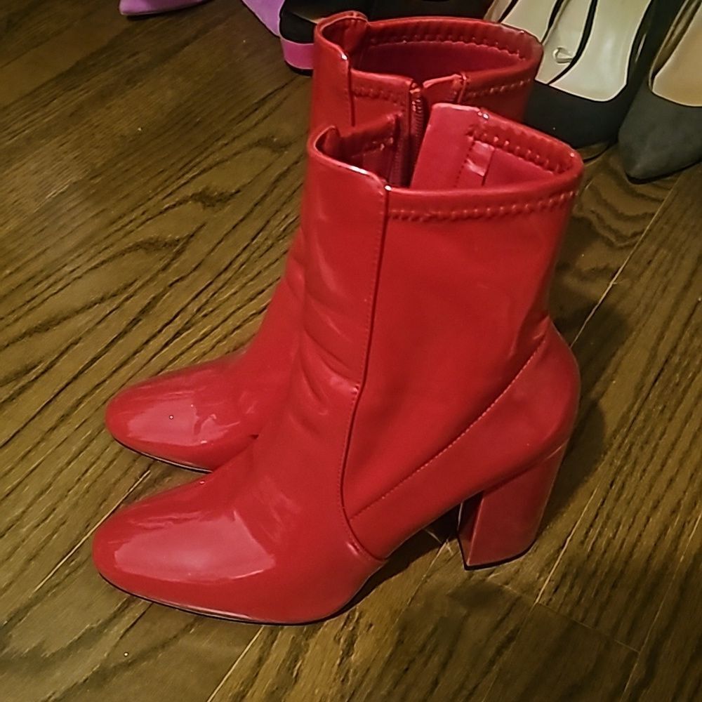 Gently Worn Ladies Fire Red Pantent Leather Aldo Chunky Boots